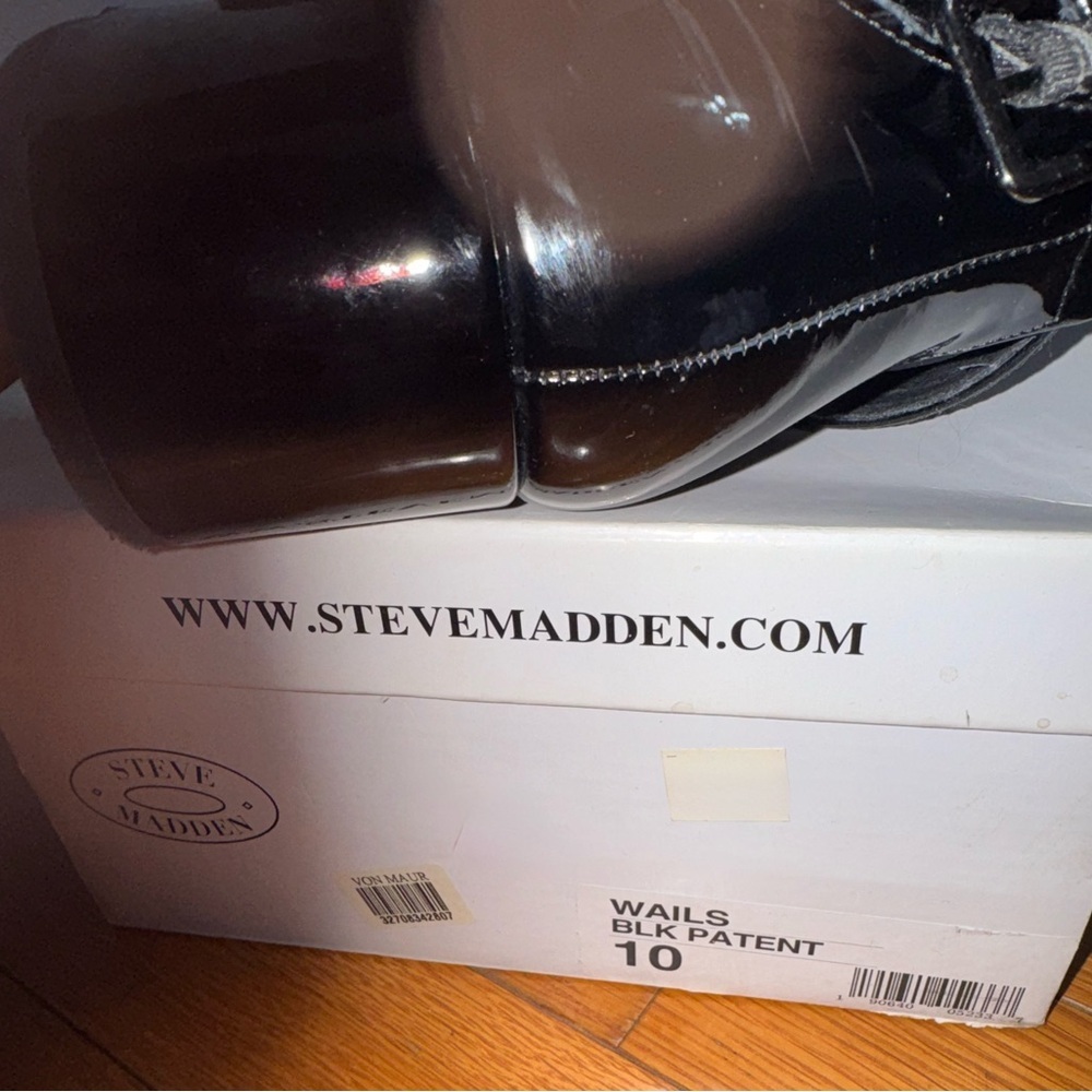 Steve Madden Black Patent Flats - Picture 5 of 6
